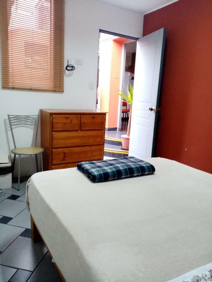 Casa Hualpa Hostel Лима Экстерьер фото